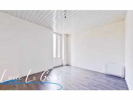 appartement de 75m² 3 chambres  jardin et stationnement privatif