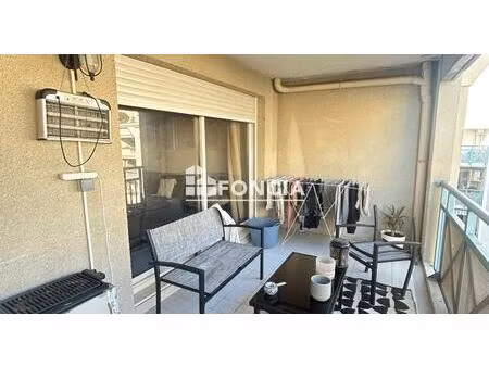 perier : type 2 avec terrasse et parking en sous sol