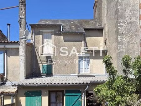 maison de ville avec jardin et dépendance