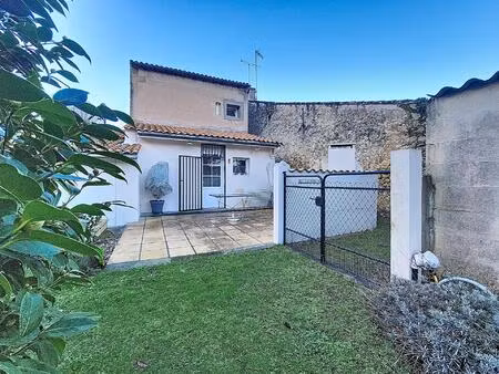 cerons   maison de bourg 83m²  jardin