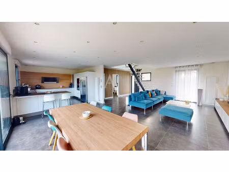 vente maison 7 pièces  180.00m²  thorigny