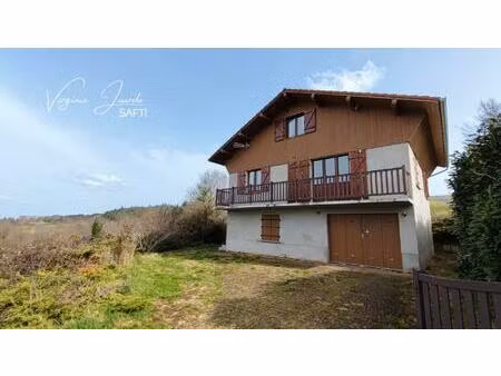 maison familiale avec superbe vue dégagée – sous-sol complet