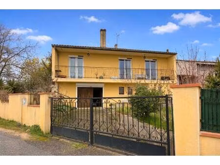 maison 103 m2 - véranda 33 m2 - 3 chambres - garage et atelier 60 m2 - terrain 420 m2