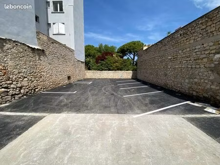 place de parking sécurisée frontignan centre ville. accès facile sur axe principal
