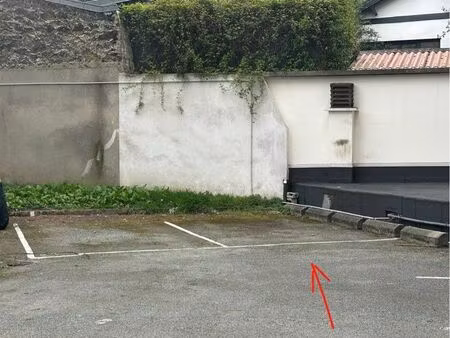 place de parking plein air