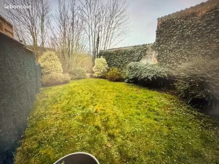 marquise à louer maison avec jardin et garage libre