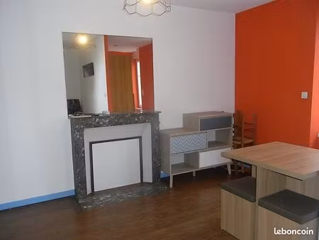 appartement meublé type f1 au 1er étage - 36 rue de l'écotet louhans