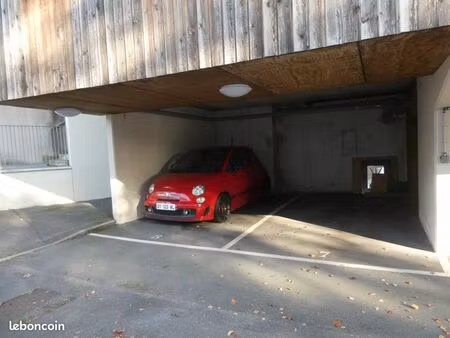 location parking crosne