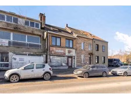 espace commercial avec habitation