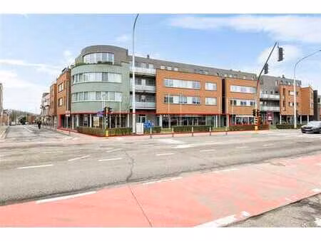 commerce - rez-de-chausée