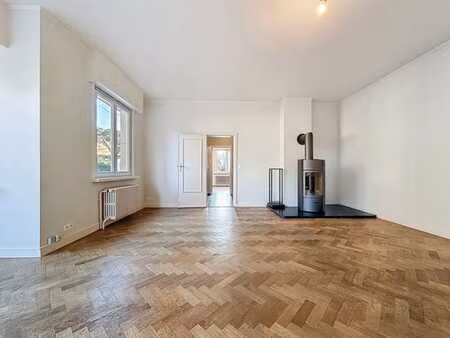 maison 3 façades spacieuse en cours de rénovation + jardin