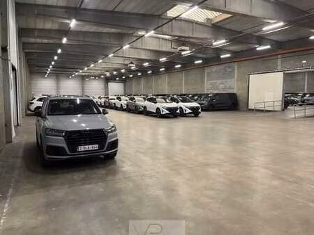 entrepôt avec bureaux à louer le long de l’e17 à zwijndre...