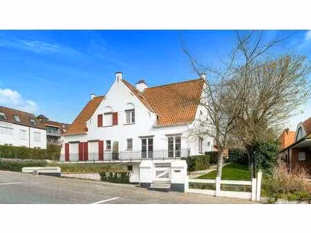 villa jumelée entièrement rénovée à seulement 150 m de la...