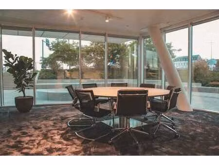 60 m² full service kantoren naast de r40 en station dampo...