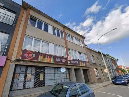 rez-de-chaussée commercial +-80m2 à louer