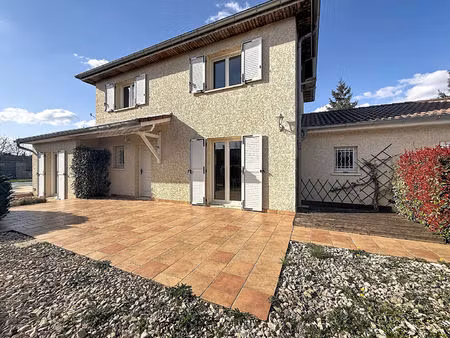 belle maison à saint maurice de gourdans  6 pièces   135m² avec piscine  garage  terrain 1