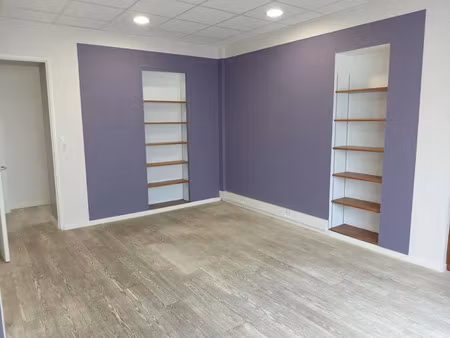 location locaux professionnels 56 m² à cholet (49300)  902 €