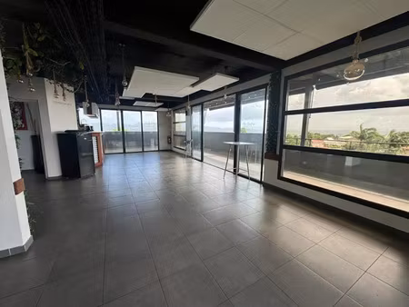 location locaux professionnels 95 m² à le lamentin (97232)  3 587 €