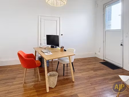 location locaux professionnels 3 pièces 49.5 m² à la roche-sur-yon (85000)  670 €