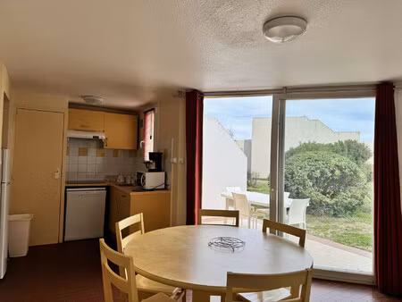 gruissan - les ayguades – t2 avec terrasse à 2 pas de la plag