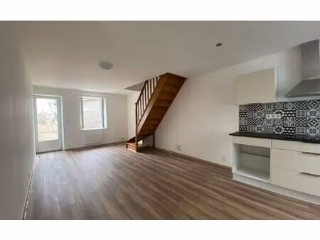 location maison  m² t-2 à castres  650 €