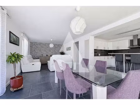 maison récente 119 m² avec garage et terrain de 585 m² à la bâtie-neuve