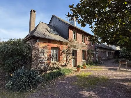 longère normande sur 1561m² de terrain avec dépendances