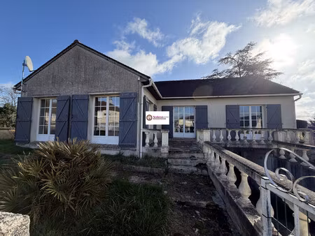 maison lumineuse de plain-pied avec grande pièce de vie et ext?