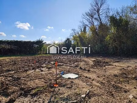 vente terrain 1900 m² eyguières (13430)