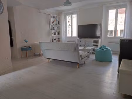 lorgues  appartement lumineux avec 2 chambres et terrasse