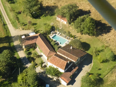 vente hôtel restaurant marciac  565m² 15 pièces 599 500€ avec piscine