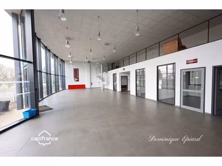 location locaux professionnels 740 m² à chatellerault (86100)  4 900 €