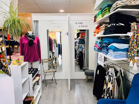 local commercial venelles 68 m²