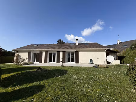 belle maison individuelle à saint-witz avec jardin et garag