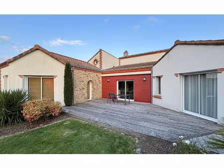maison vieillevigne m² t-5 à vendre  299 000 €