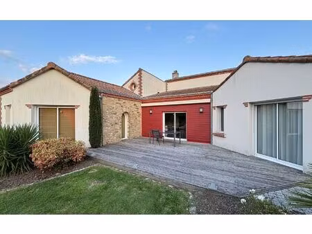 maison vieillevigne m² t-5 à vendre  299 500 €