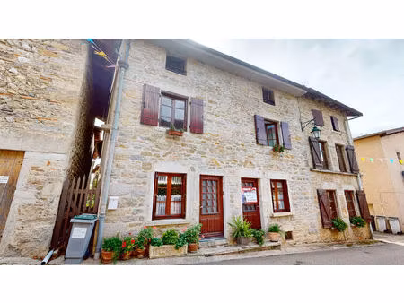 maison de village 5 pièces avec cachet ? ambutrix centre ? 3 chambres + bureau