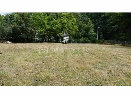 terrain de 559 80 m² à cheille