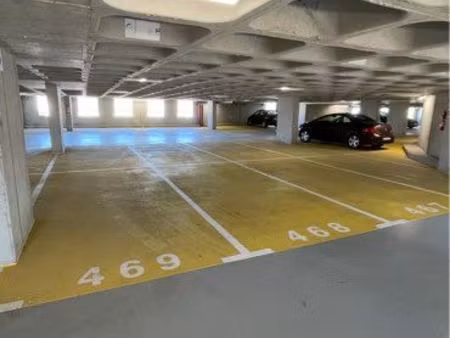 place de parking sécurisée