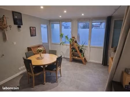 t4 traversant lumineux de 70m² – 3 ch – cuisine équipée – jardin – calme