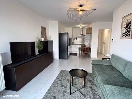 loue magnifique t2 meublé/balcon vue mb/garage/piscine