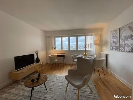 a louer grand studio lumineux calme sans vis a vis 33m² paris 18