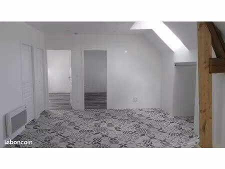 f3 centre ville avec parking