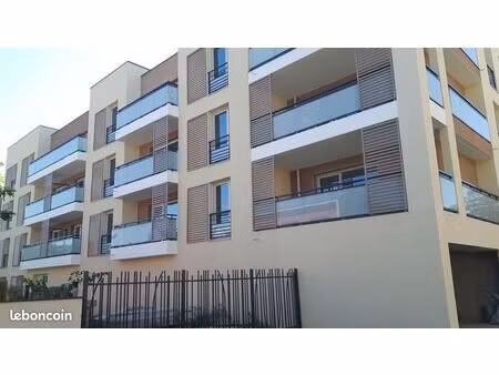 garage box fermé avec électricité individuelle