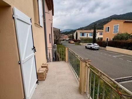 studio rénové avec terrasse – plan de la tour – climatisation