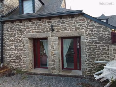 jolie maison en pierre mitoyenne