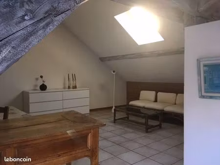 cremieu charmant t1 près collège et carrefour