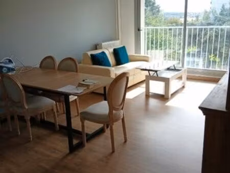 t3 traversant avec confort 5 étoile refait à neuf en juin 2023