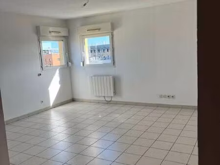 loue appartement dans résidence sécurisée