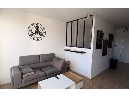 location appartement  m² t-1 à bobigny  850 €